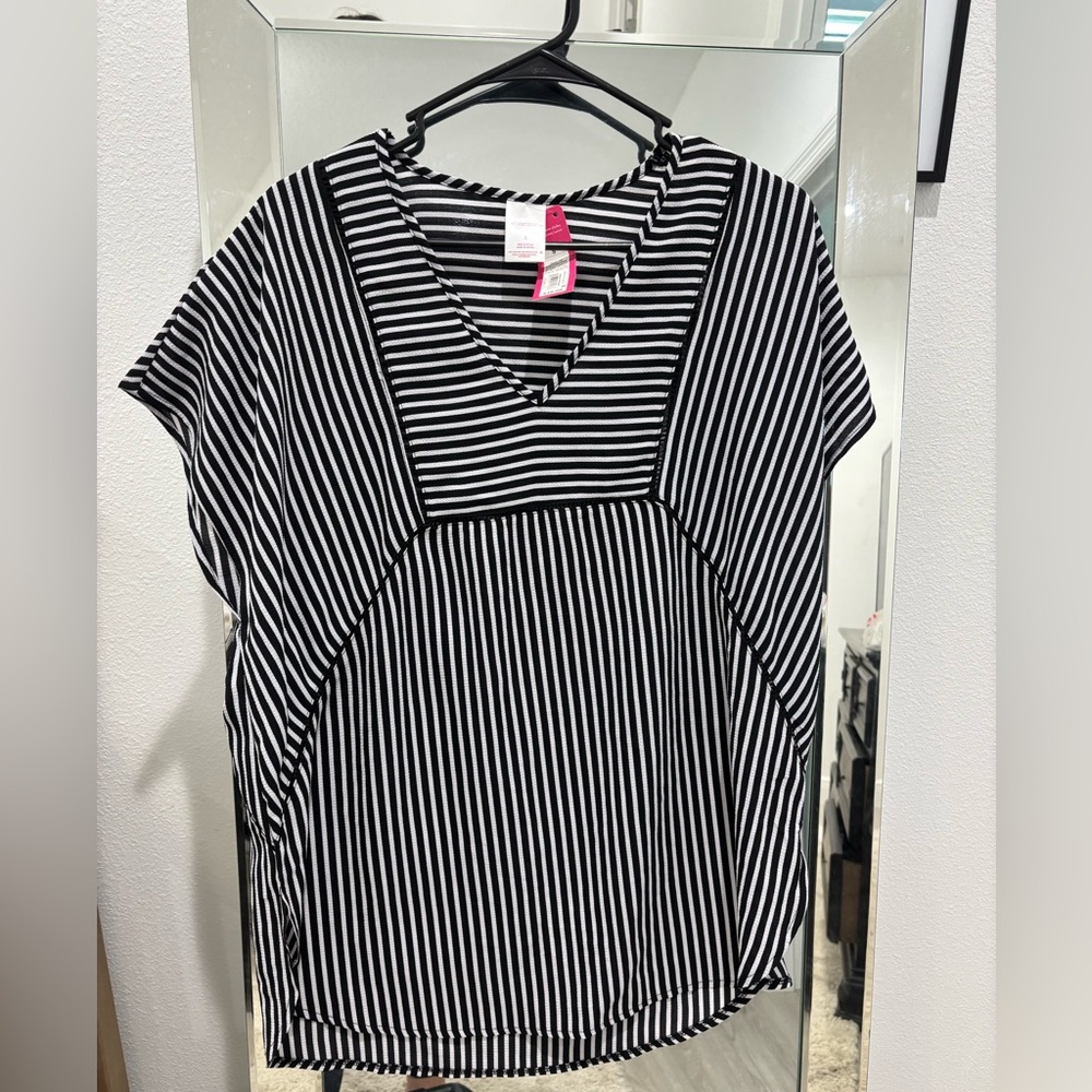 Xhilaration Black and White Flutter Sleeve Coverup